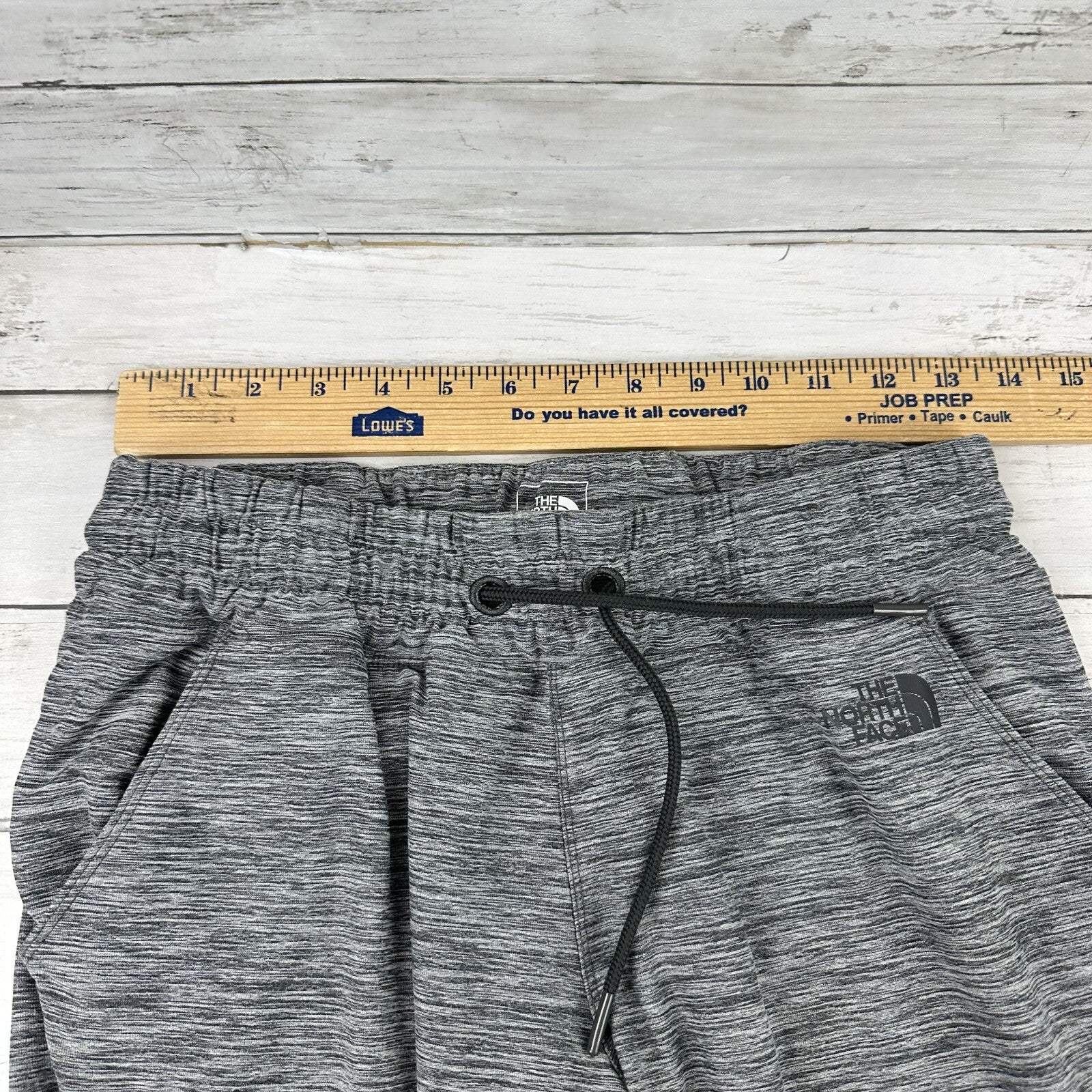 The North Face Womens Small gray capri jogger pants (measures 27x23")