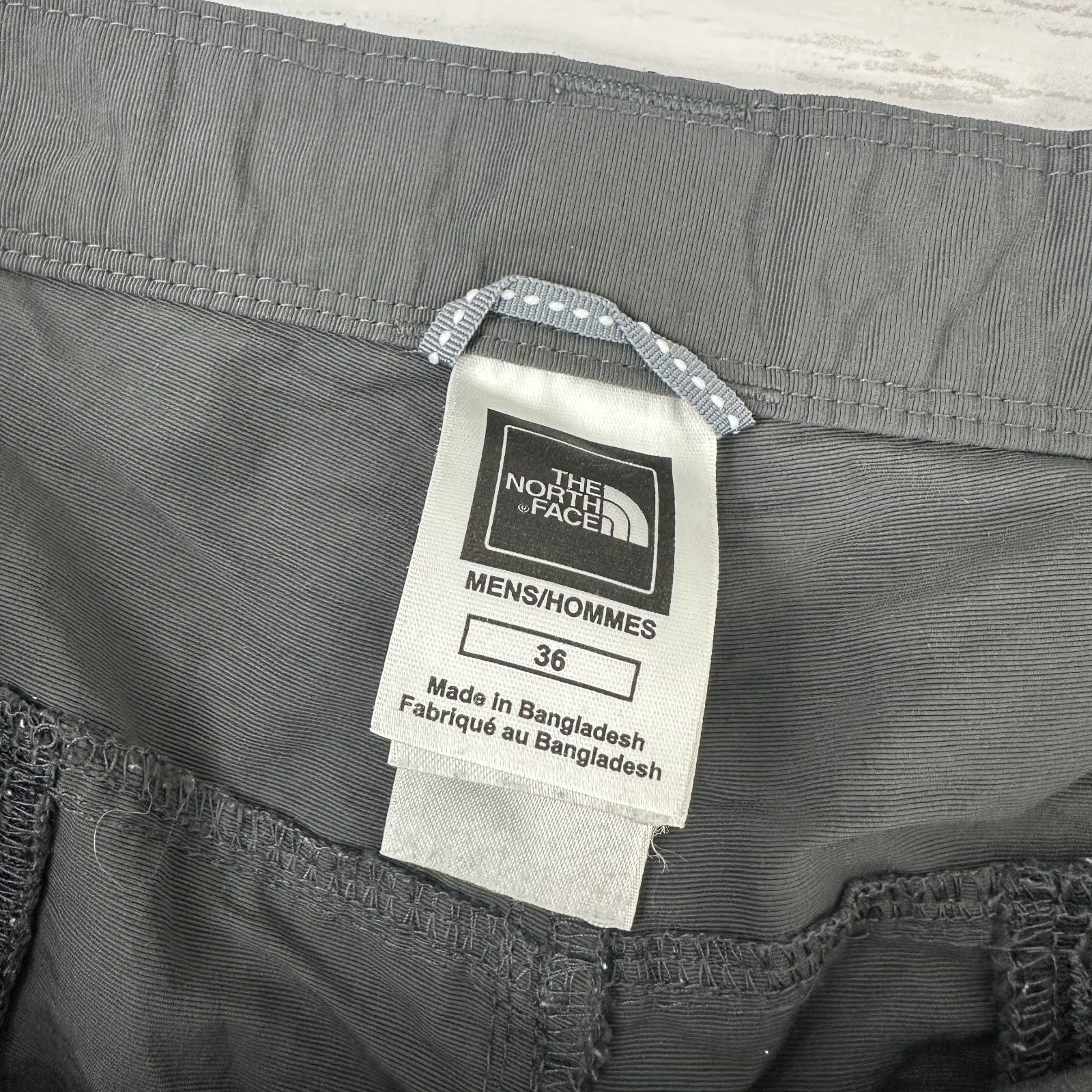 The North Face Shorts Mens 36 Hiking Gray (measures 35x11.25") Outdoor Nylon