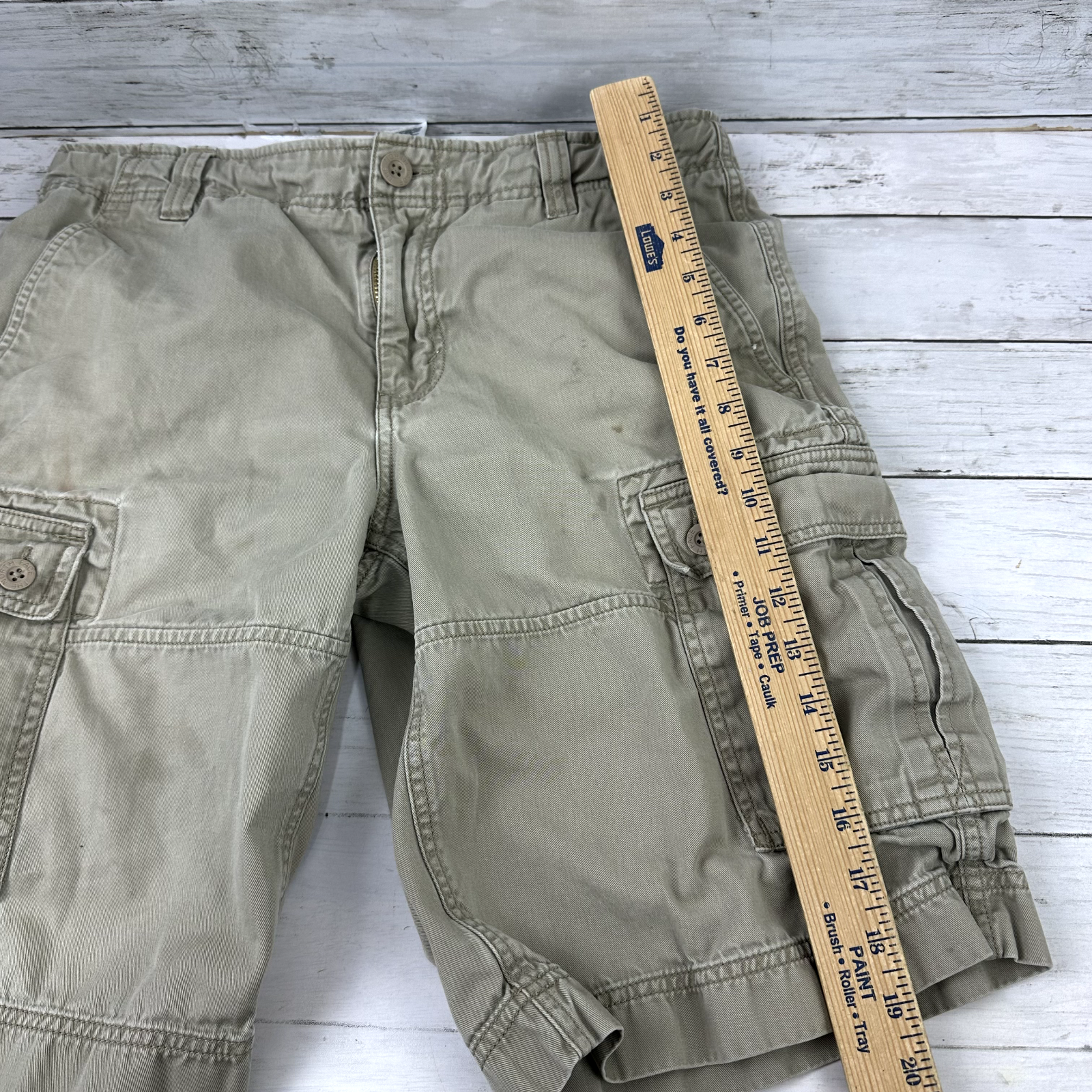 The North Face Men's Size 32 tan Cargo Pocket Hiking Shorts 32" x 11.5"