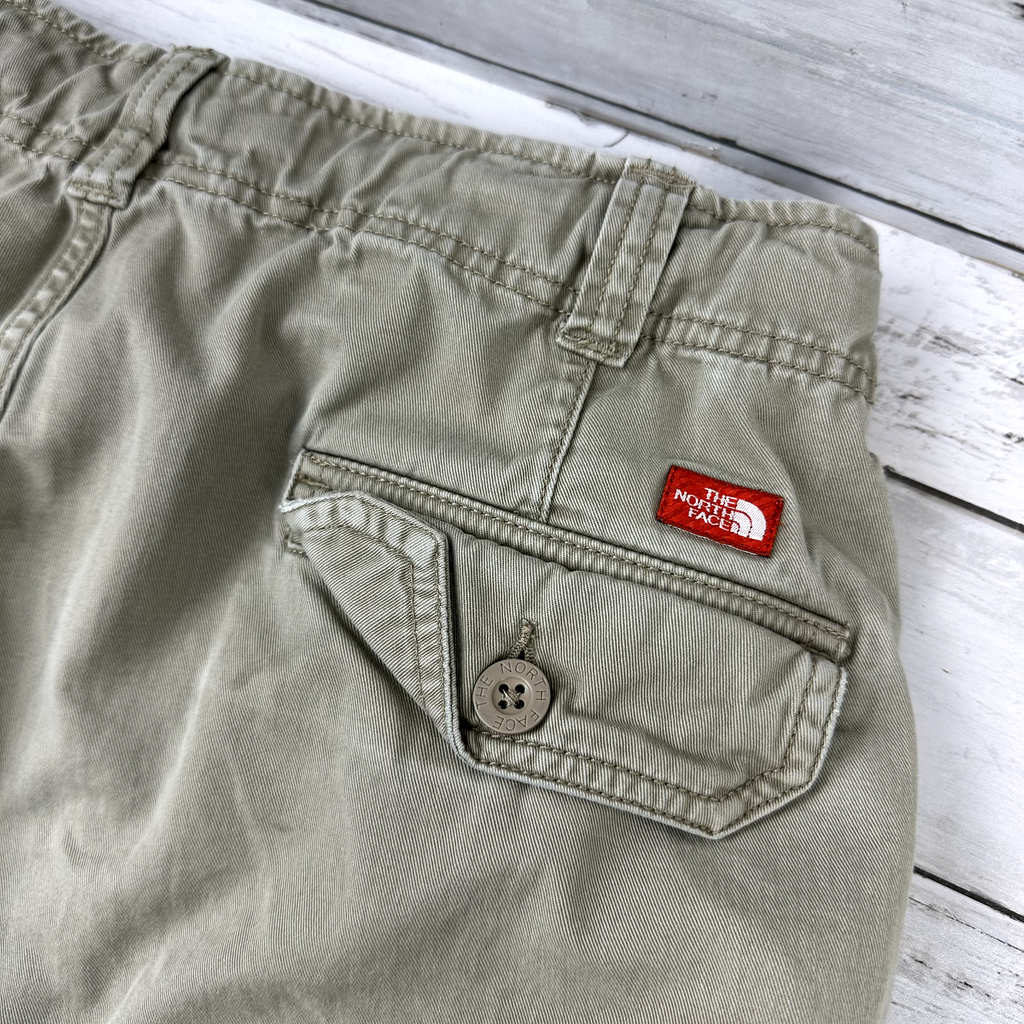 The North Face Men's Size 32 tan Cargo Pocket Hiking Shorts 32" x 11.5"