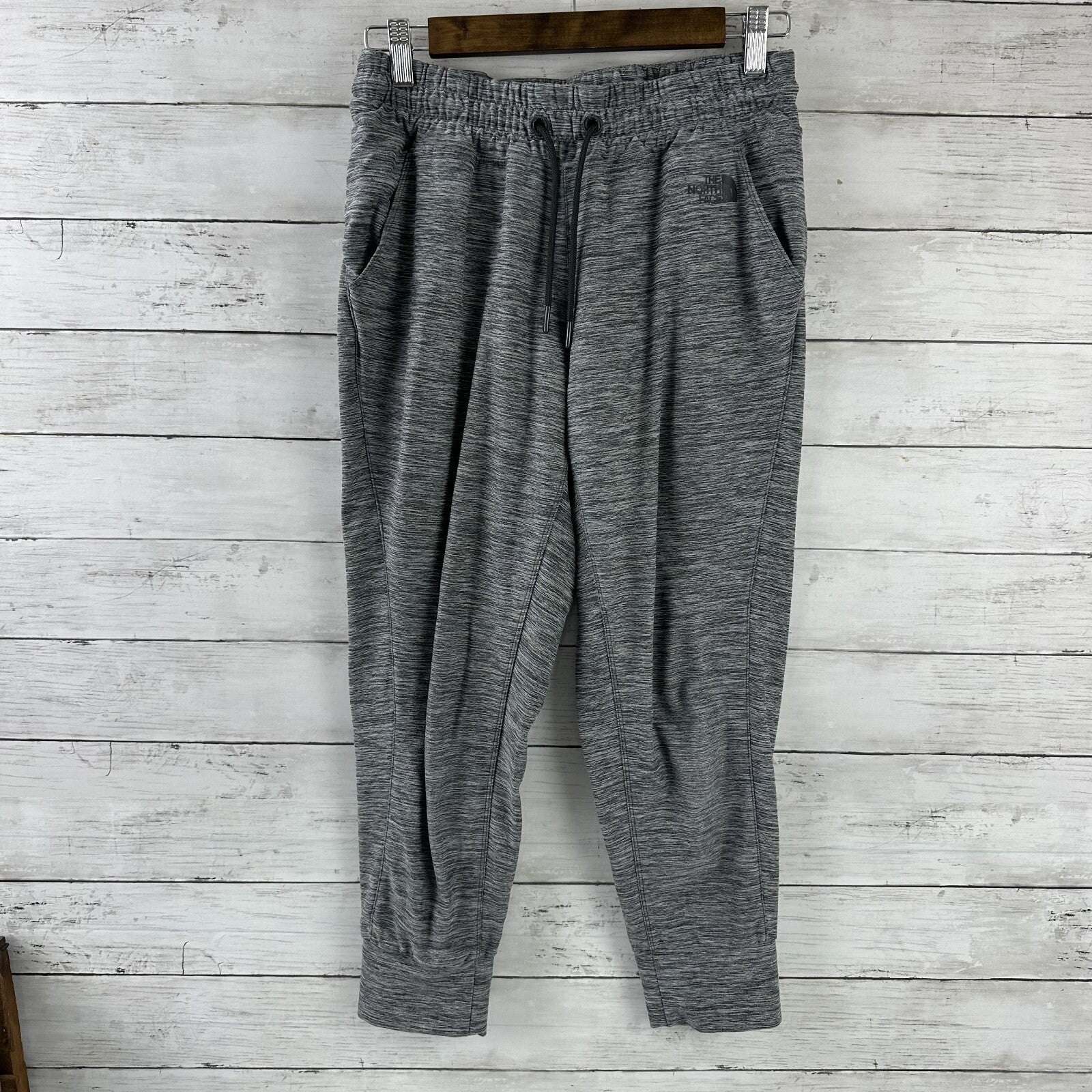 The North Face Womens Small gray capri jogger pants (measures 27x23")