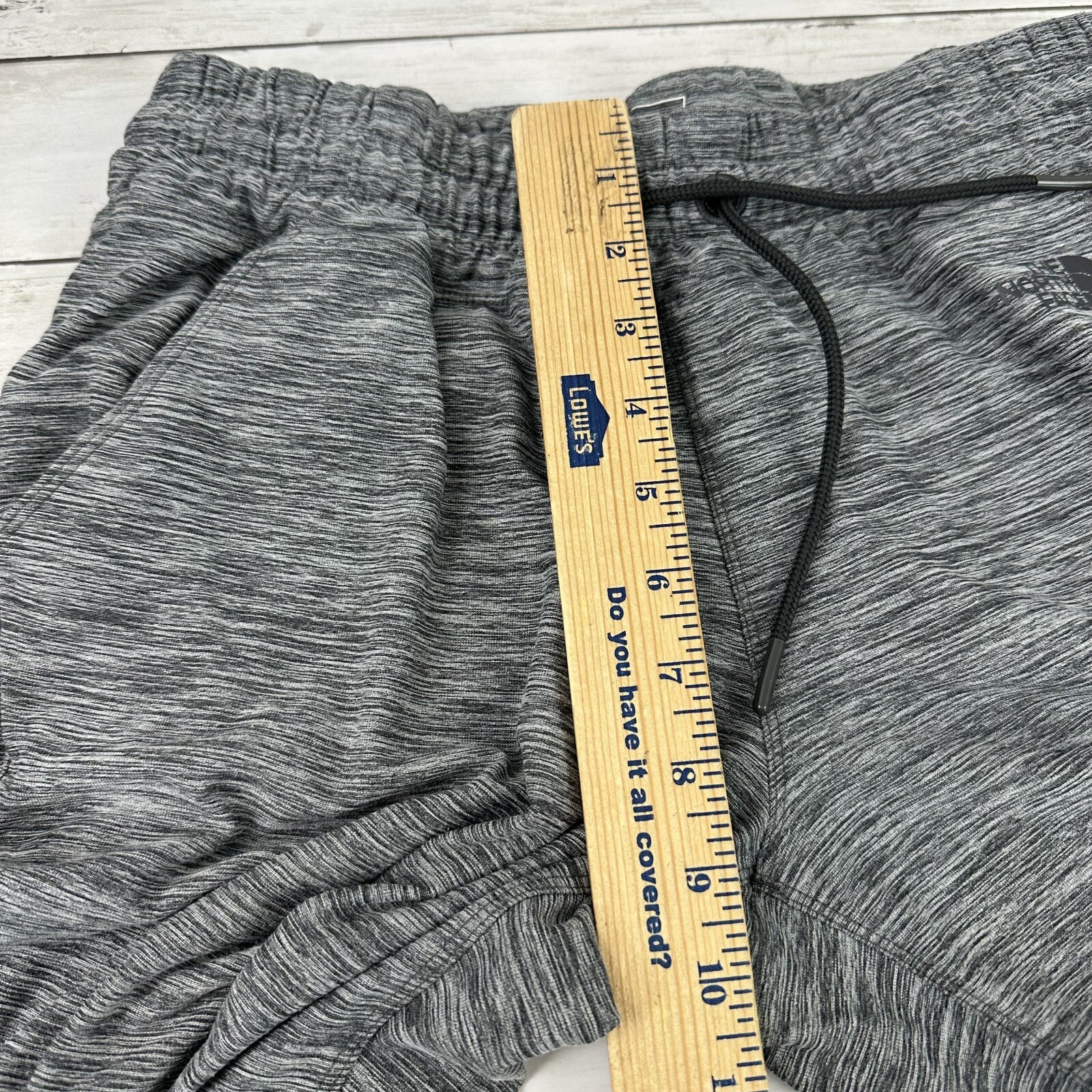 The North Face Womens Small gray capri jogger pants (measures 27x23")