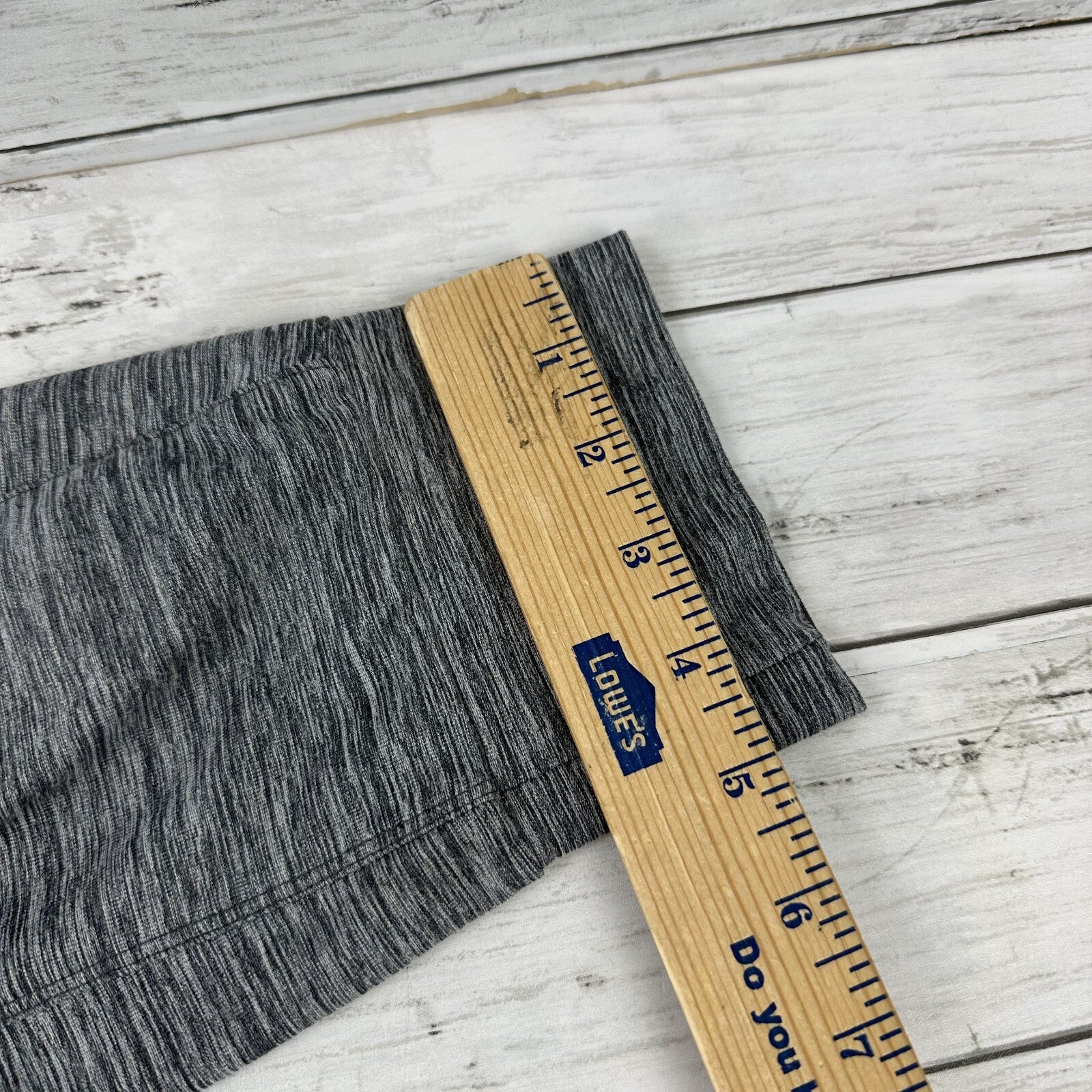 The North Face Womens Small gray capri jogger pants (measures 27x23")