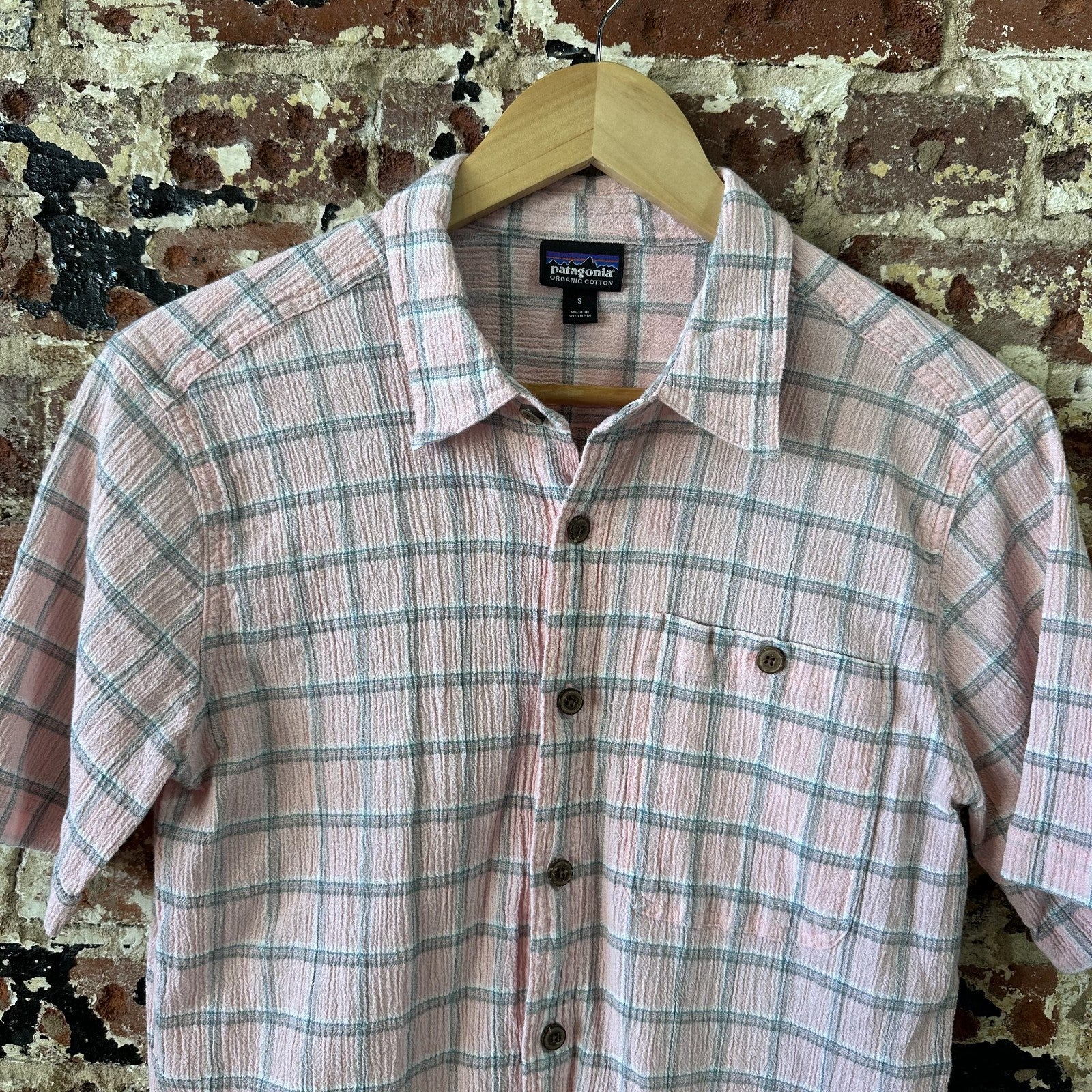 Patagonia Men's Small Button Up Shirt