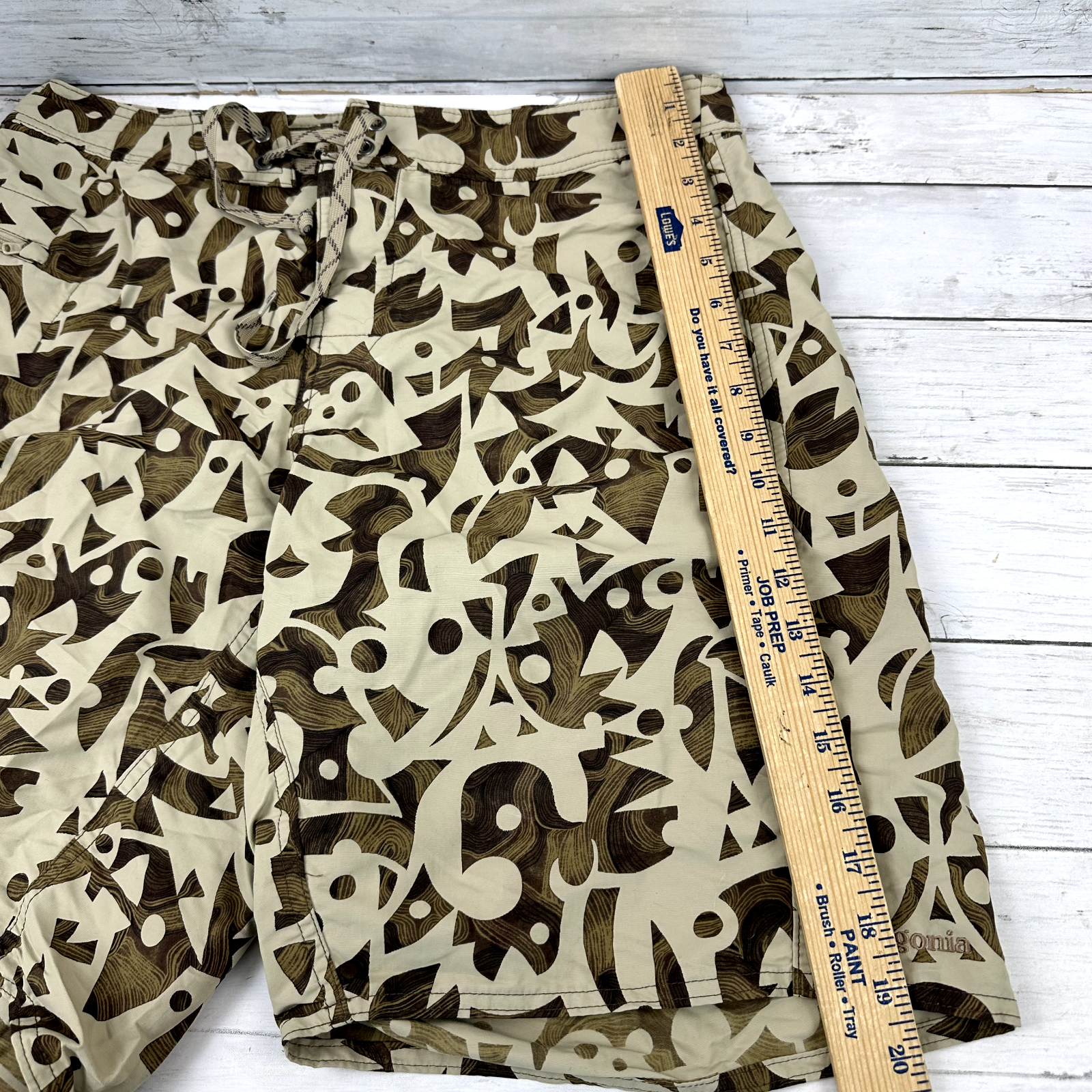 Patagonia brown Nylon Shorts Men Size 32 wavefarer board shorts swim (32x9.5")