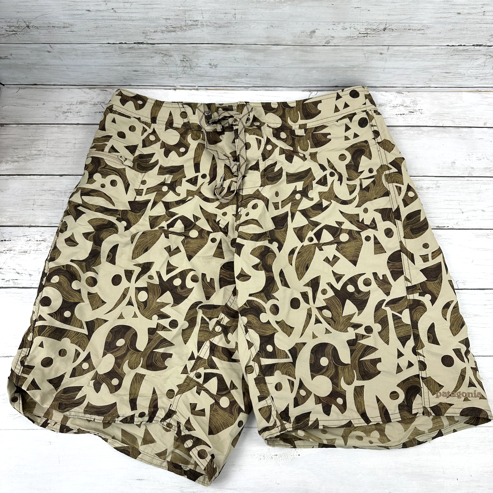 Patagonia brown Nylon Shorts Men Size 32 wavefarer board shorts swim (32x9.5")