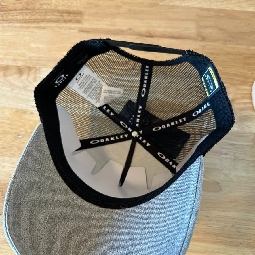 Oakley Classic Mid Grigio Scuro trucker Hat Mens Gray/Black Snapback NWT